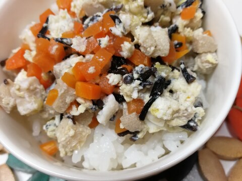 【離乳食後期】高野豆腐ひじき野菜の卵とじ丼